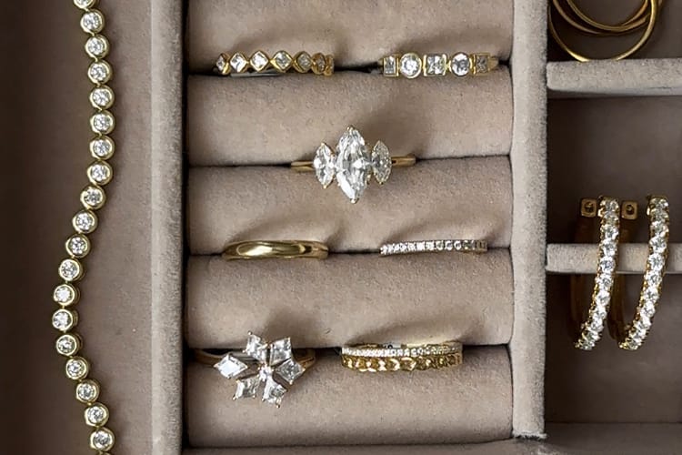 Layered Looks: How to Stack Necklaces, Rings, and Bracelets Like a Pro